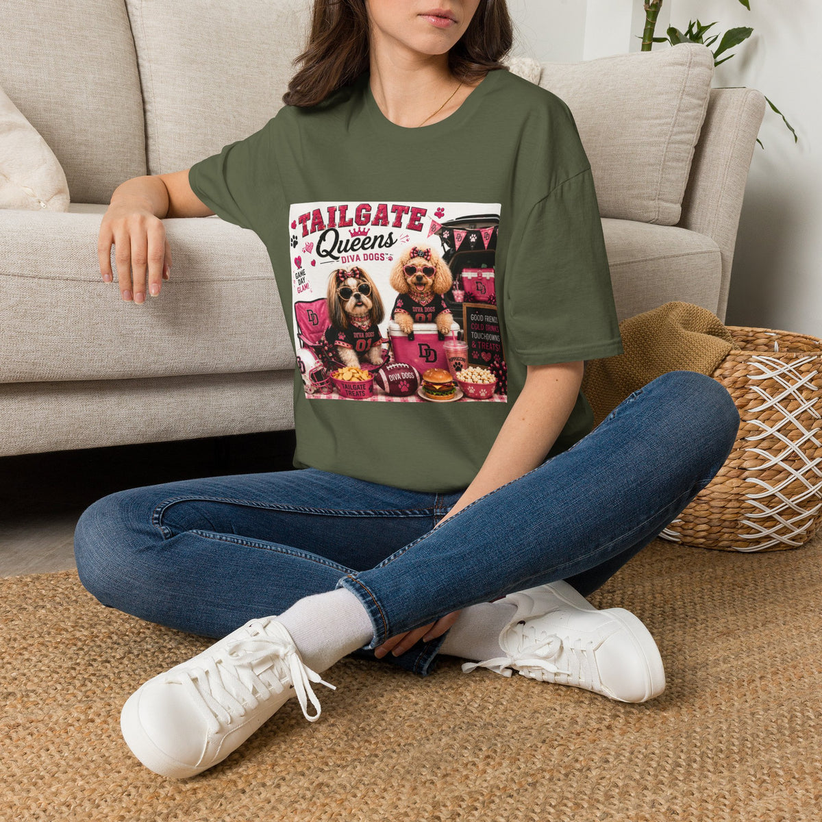 Tailgate Queens™ | Diva Dogs™ | Football Game Day Dog Lover T-Shirt | Glam Tailgate Party Tee